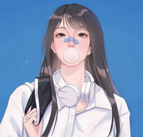 观众冷萃咖啡的圆形头像，玻璃杯与冰块